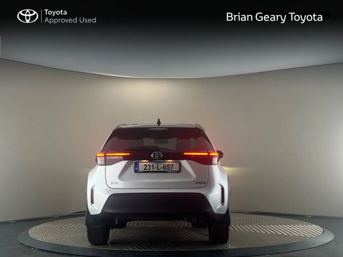 Toyota Yaris Cross HYBRID LUNA SPORT - Image 4