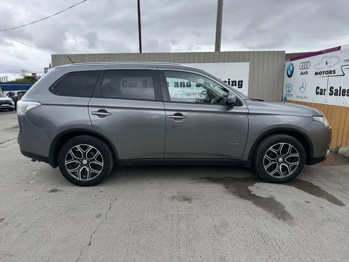 141 Mitsubishi Outlander 2.2 DI-D 4WD 7-Seater - Image 3