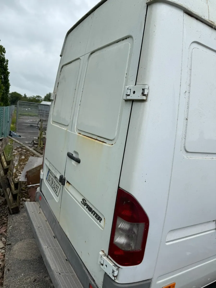 Mercedes-Sprinter 2004 - Image 2