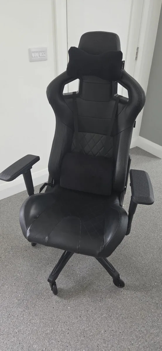 Corsair Gaming Chair - Image 1