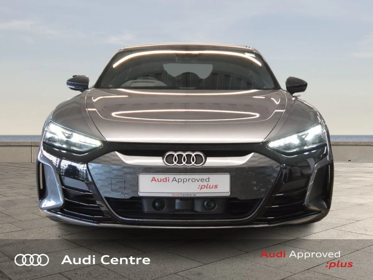 Audi e-tron GT quattro Panoramic Glass Roof - Image 2