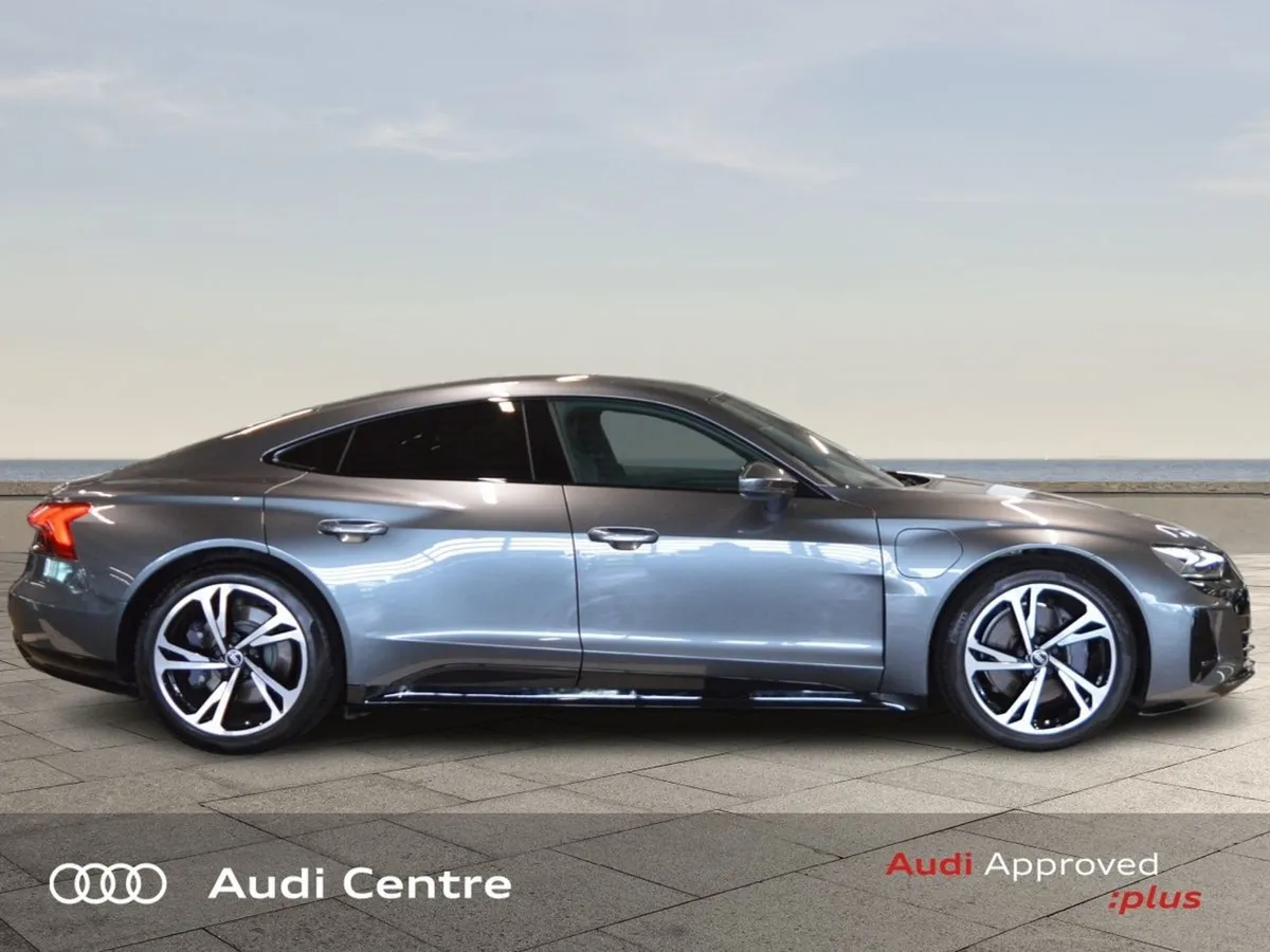 Audi e-tron GT quattro Panoramic Glass Roof - Image 3