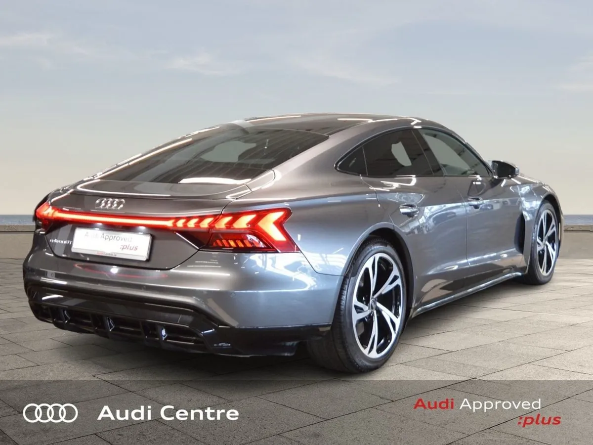 Audi e-tron GT quattro Panoramic Glass Roof - Image 4