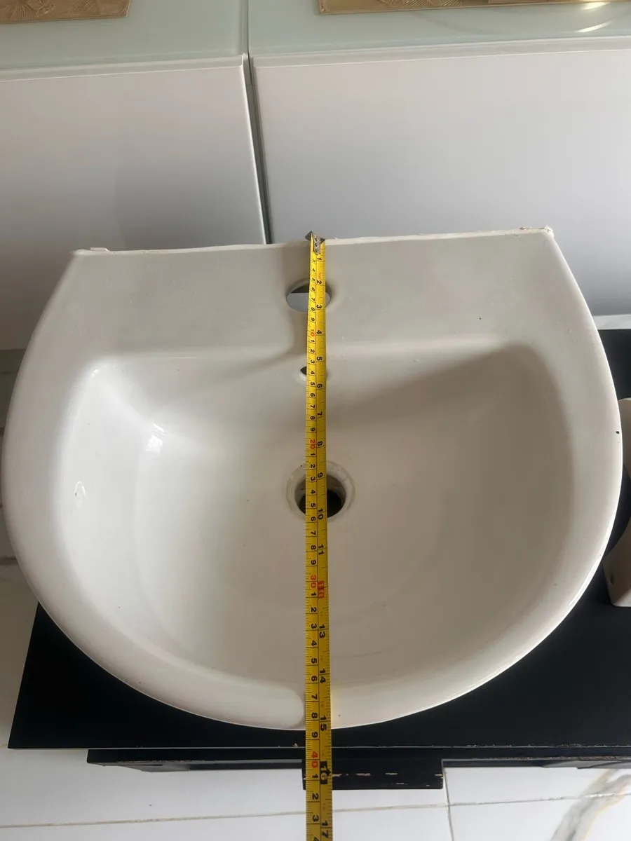 Bathroom sink - Image 2