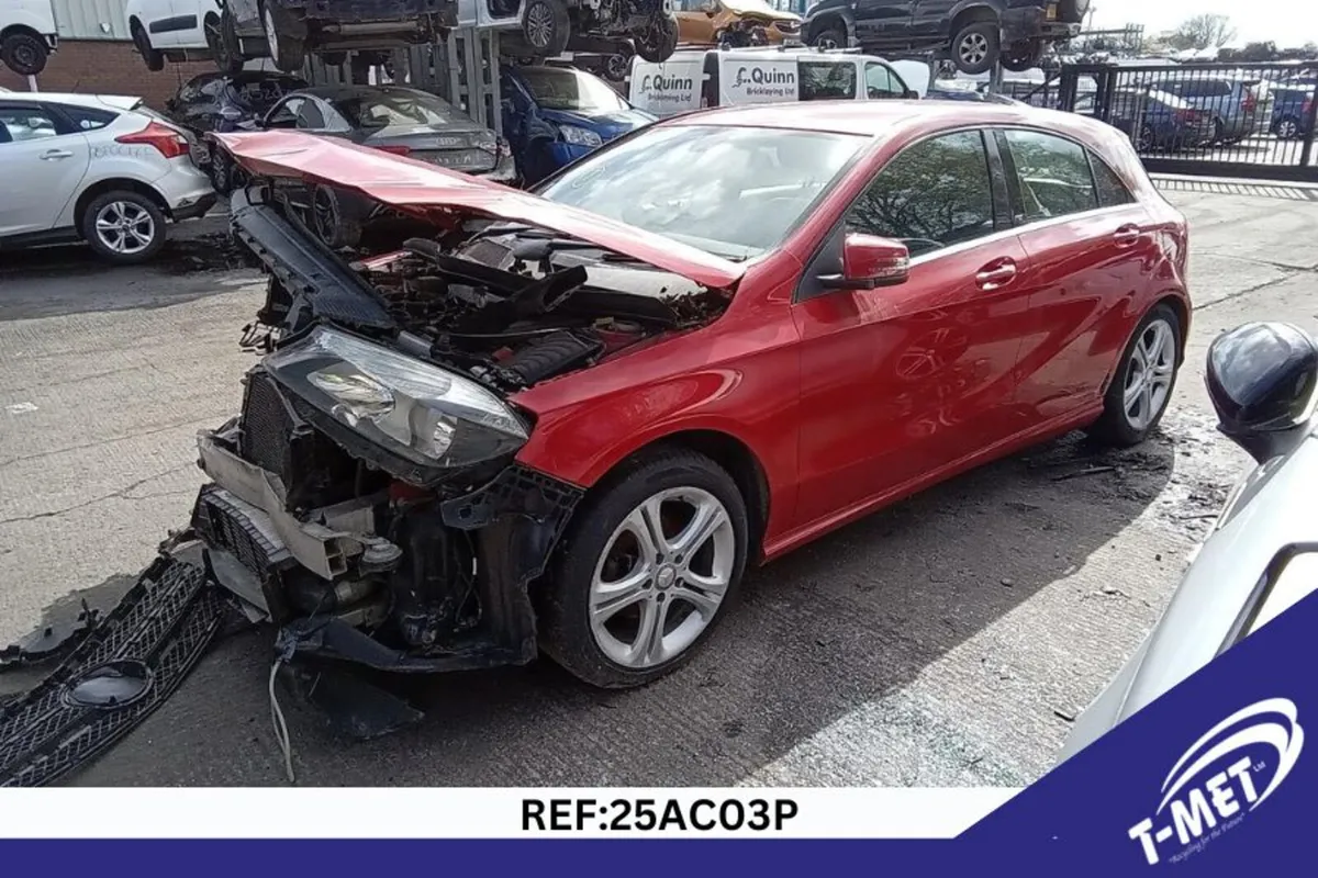 2015 MERCEDES A CLASS BREAKING FOR PARTS - Image 2