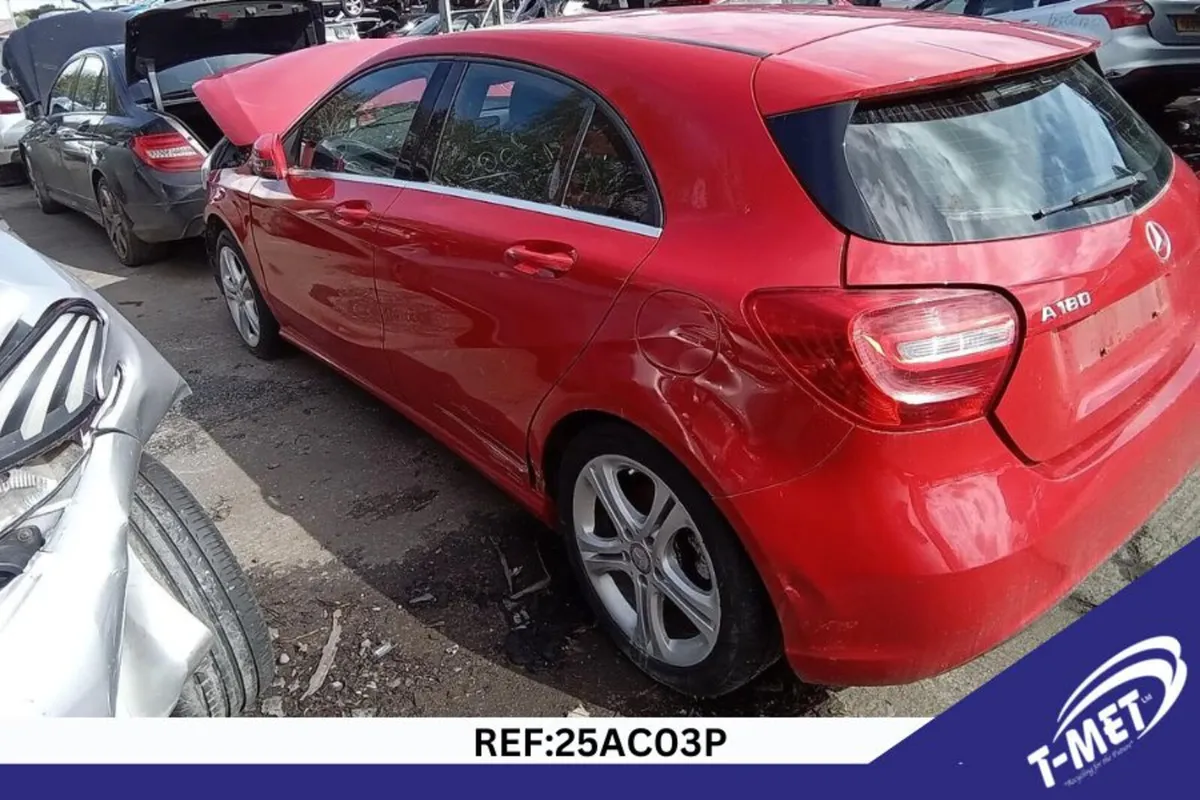 2015 MERCEDES A CLASS BREAKING FOR PARTS - Image 3