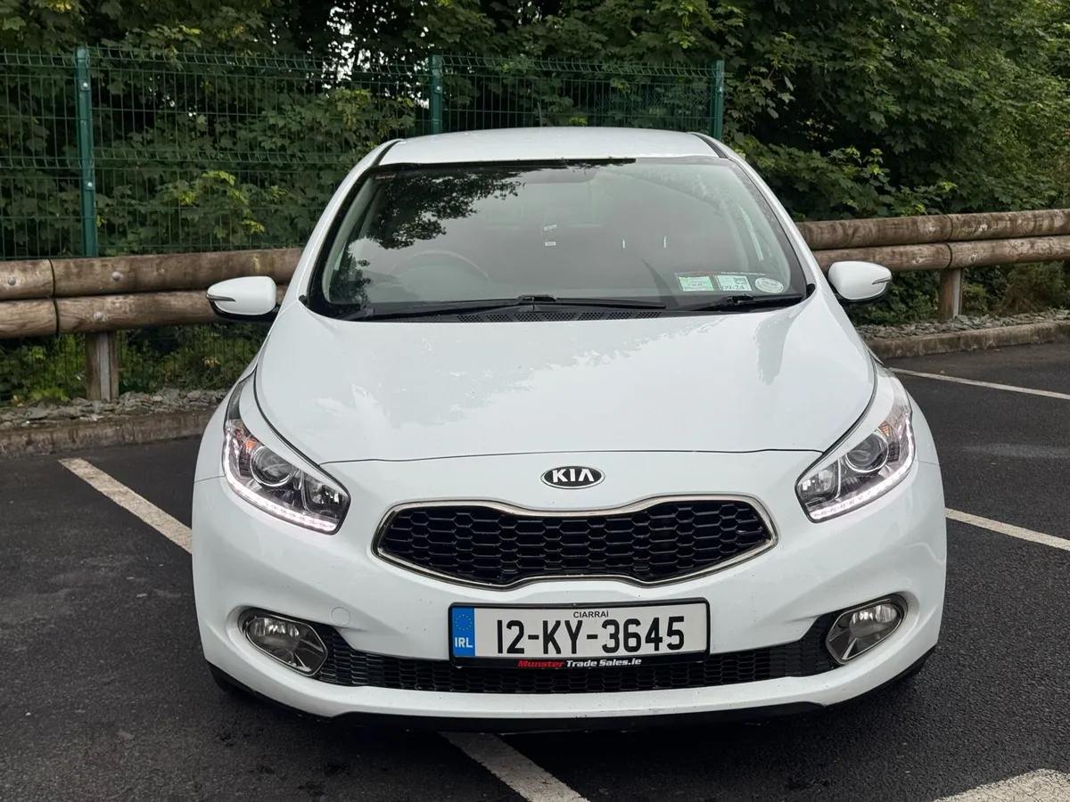 Kia Ceed 2012 1.6 diesel - Image 2