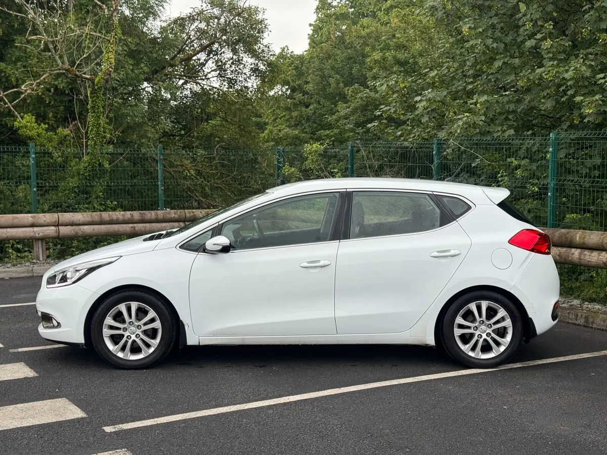 Kia Ceed 2012 1.6 diesel - Image 4