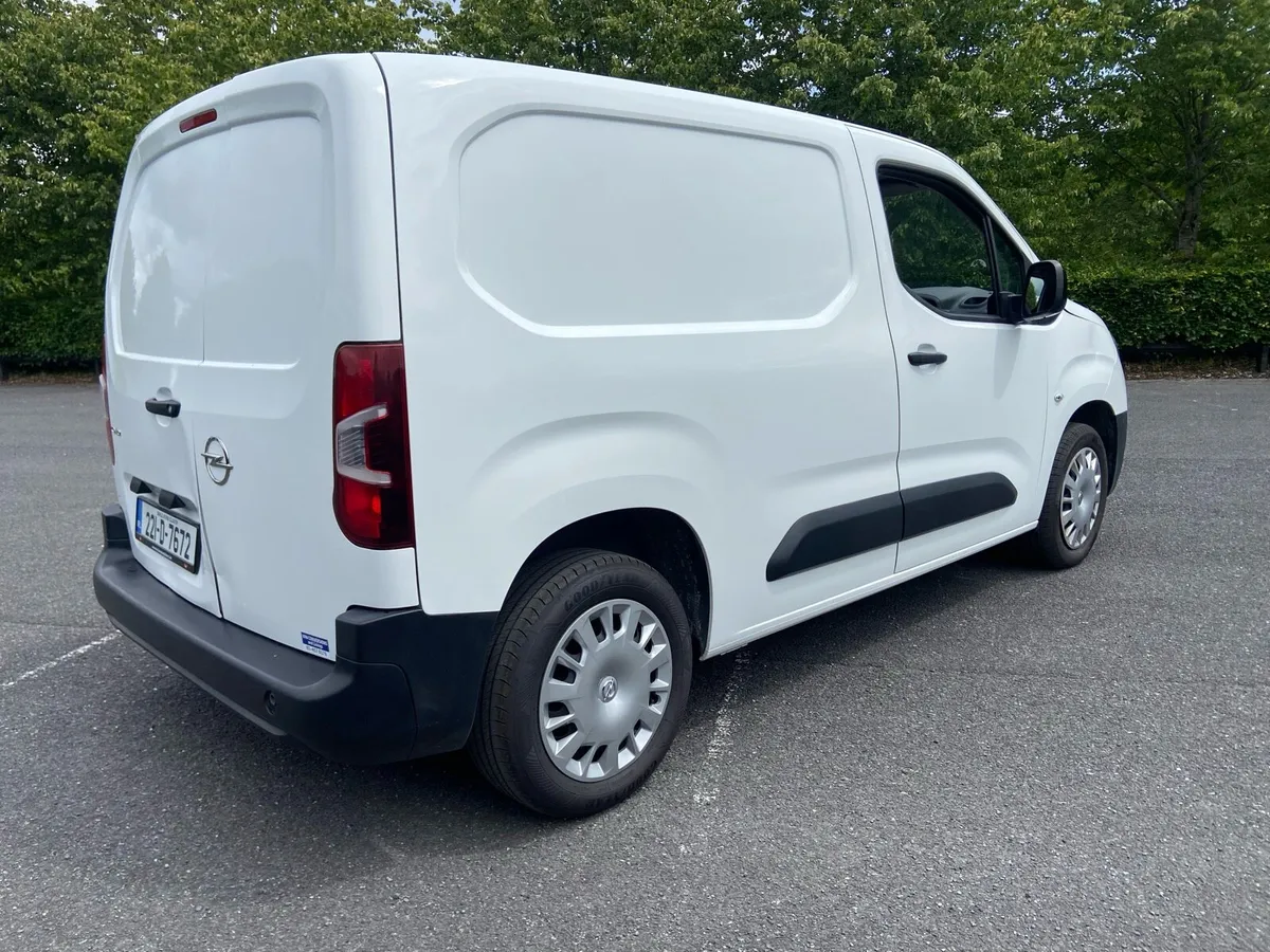 Opel Combo 2022 - Image 2