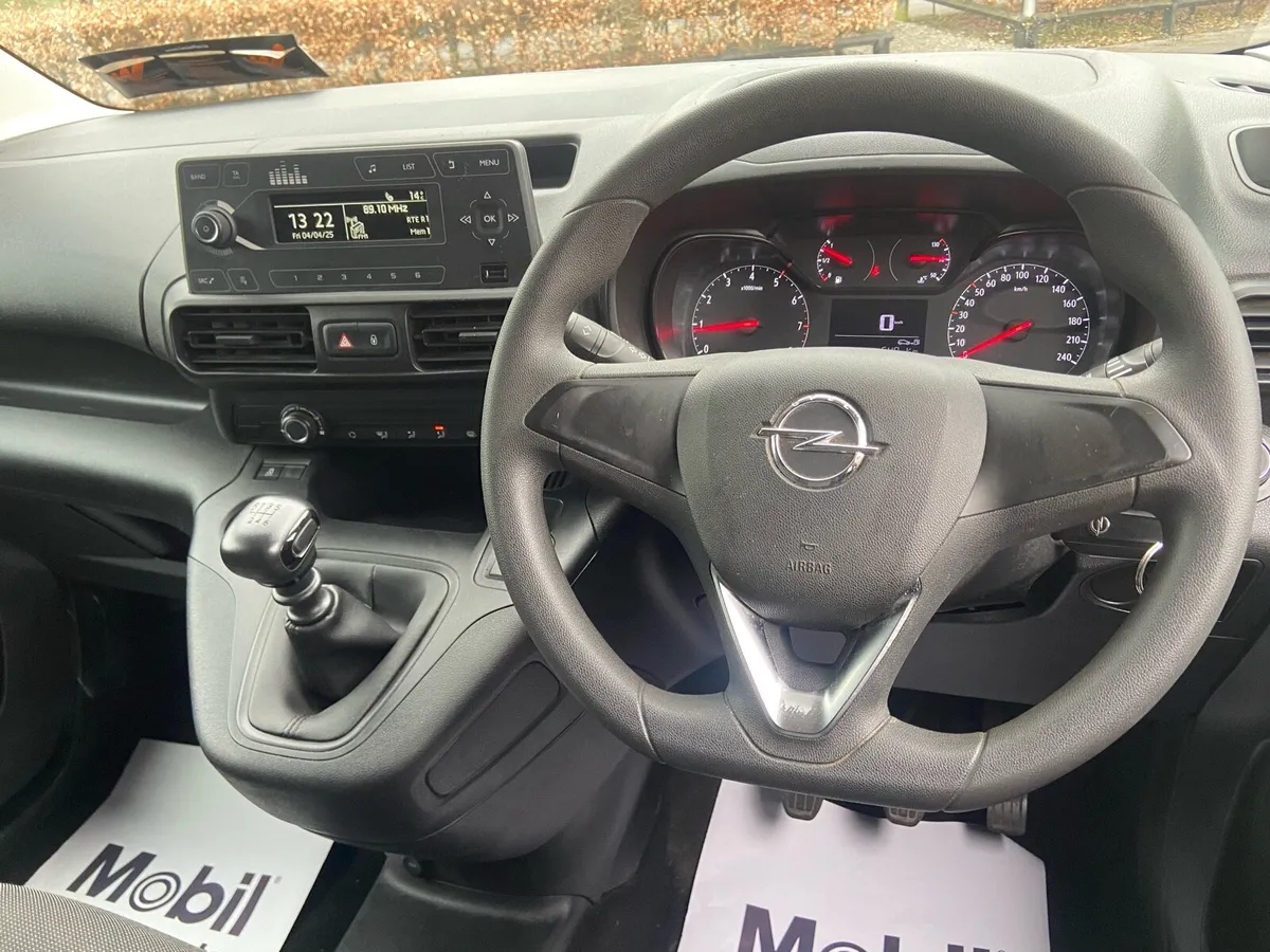 Opel Combo 2022 - Image 2