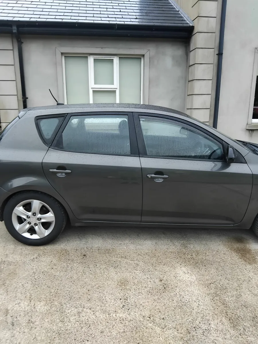 Kia Ceed 2012 - Image 1