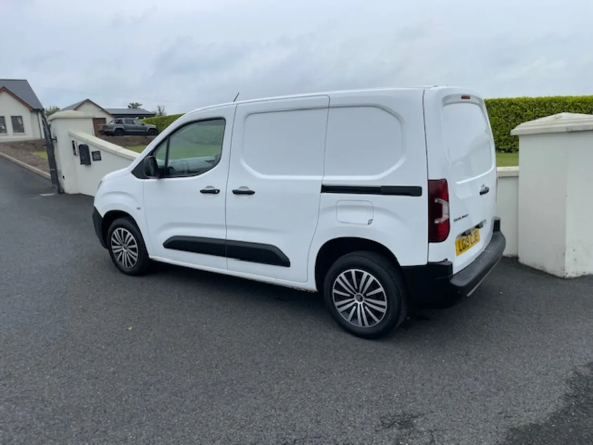 Citroen Berlingo 1.6 100ps Enterprise * €215 VRT * - Image 2