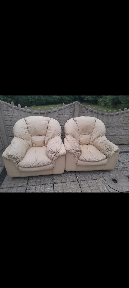 Sofa and 2 chair suite - FREE - Image 2