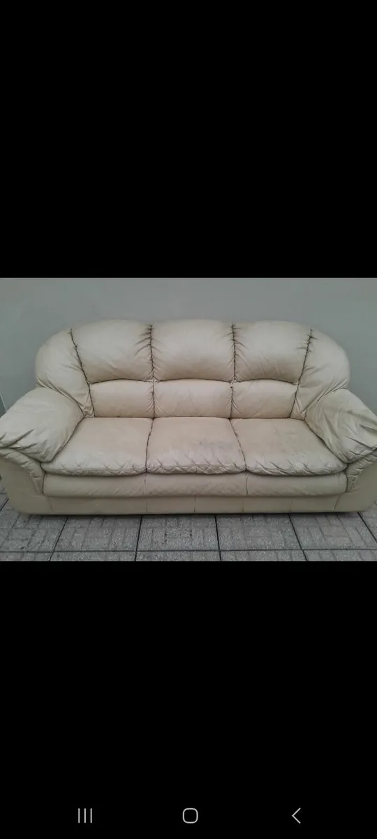 Sofa and 2 chair suite - FREE - Image 1
