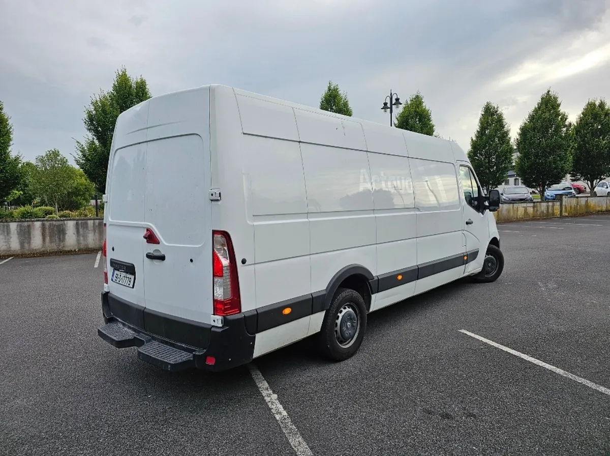 2019 Renault Master LWB RWD - Image 3