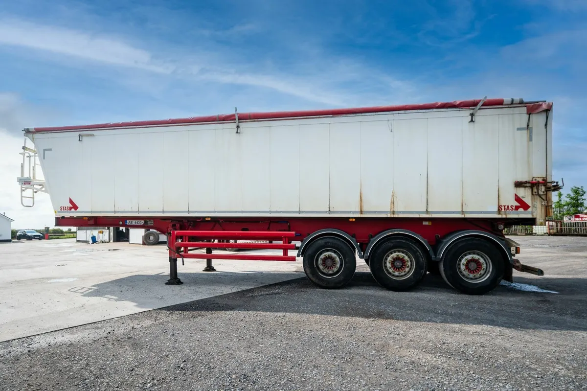 Bulk Alloy Tipping Trailer - Image 1