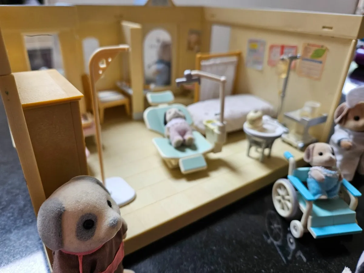 Sylvanian Families Clinic - Image 3