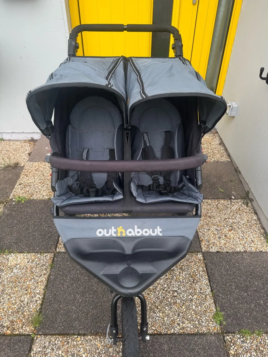 Out n About double buggy - Image 1