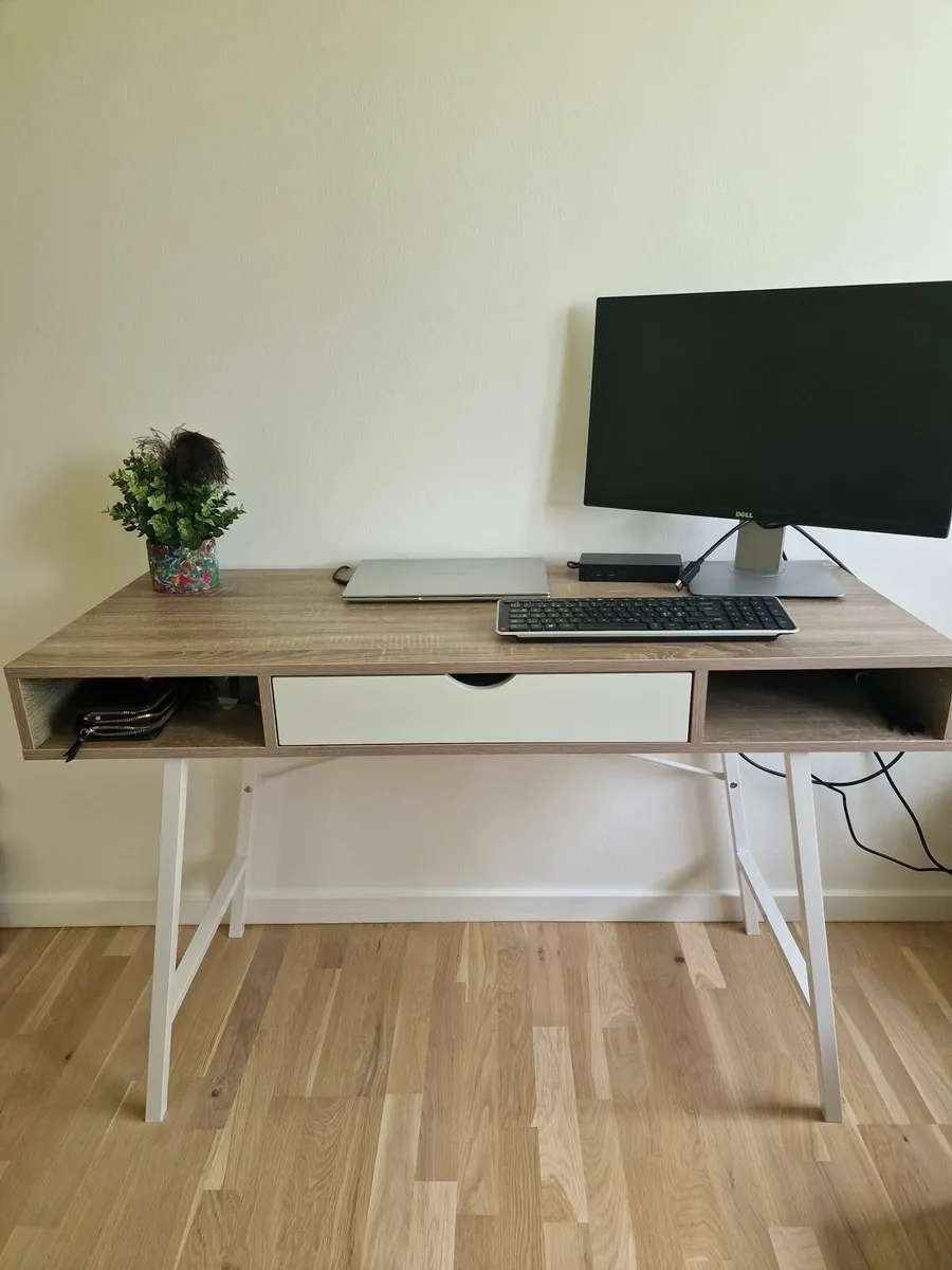 Light Oak Desk (ABBETVED) - Image 1