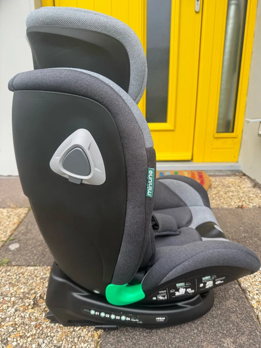 Miniuno Isofix Car seat - Image 2
