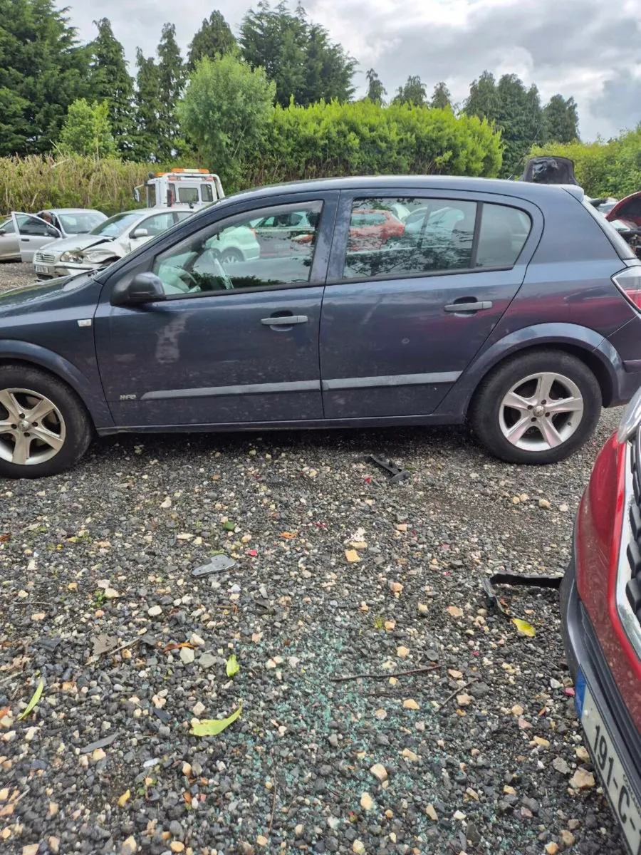 Opel Astra - Breaking only - Image 2