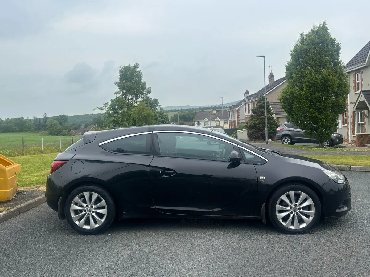 2012 Vauxhall Astra GTC SRI - Image 2