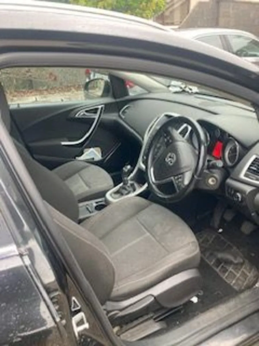 Vauxhall Astra 2012 - Image 1