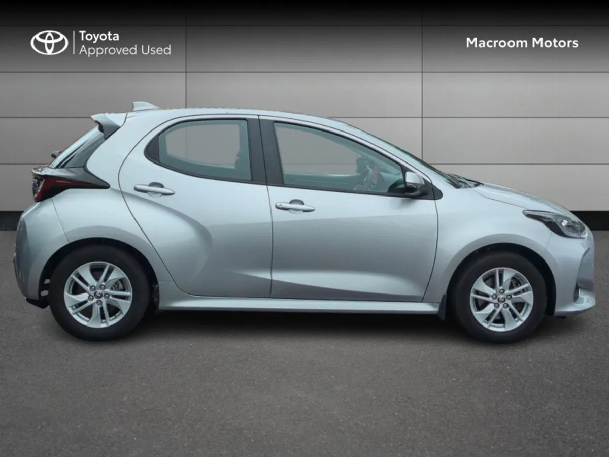 Toyota Yaris 1.5 Litre Hybrid - Image 3