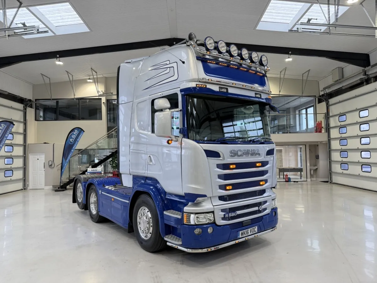 2016 (16) SCANIA R580 TOPLINE 6X2 TAG AXLE - Image 1
