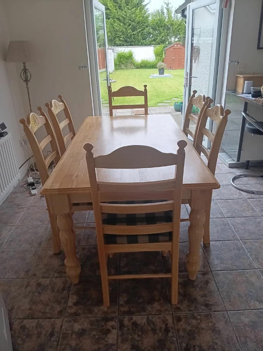 Kitchen Table and 6 chairs - Image 1
