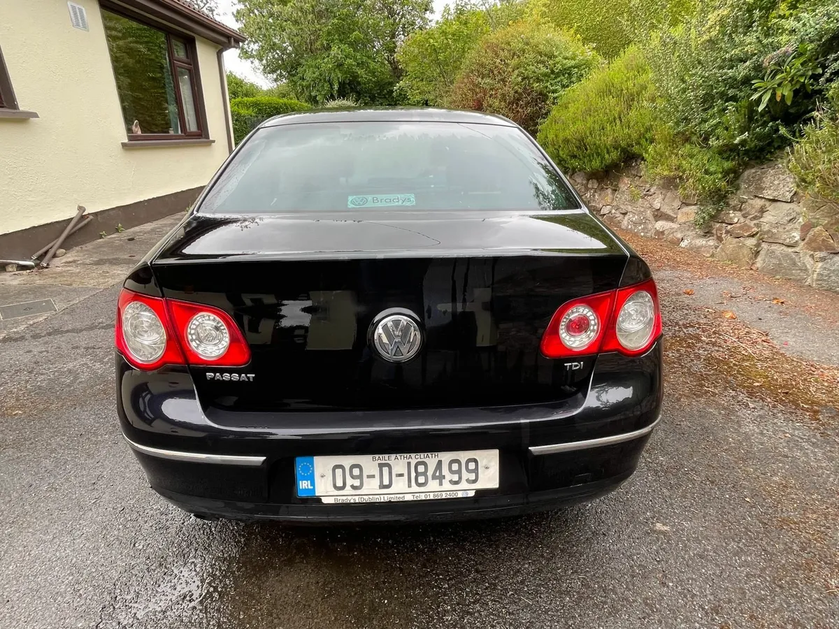 Volkswagen Passat 2009 Automatic - Image 4