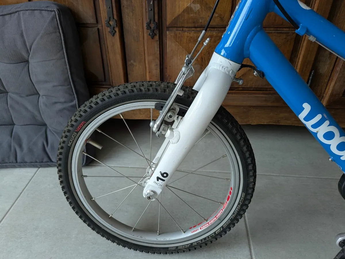 Woom 3 bike (age 4 and up). - Image 1