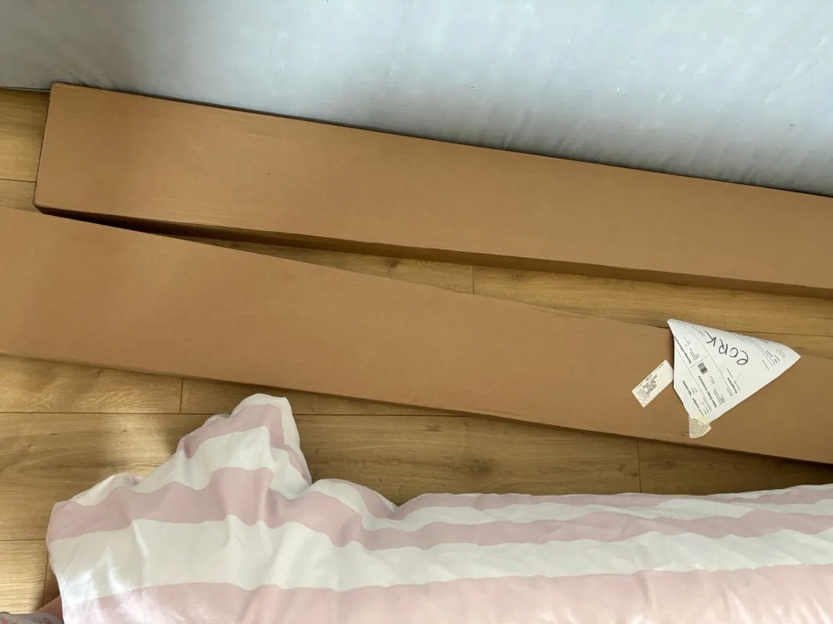 3 Ikea Neiden beds - Image 1