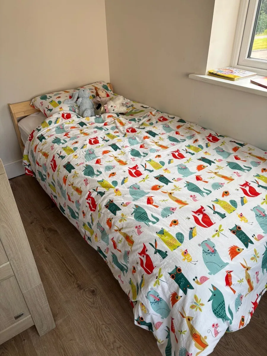 3 Ikea Neiden beds - Image 4