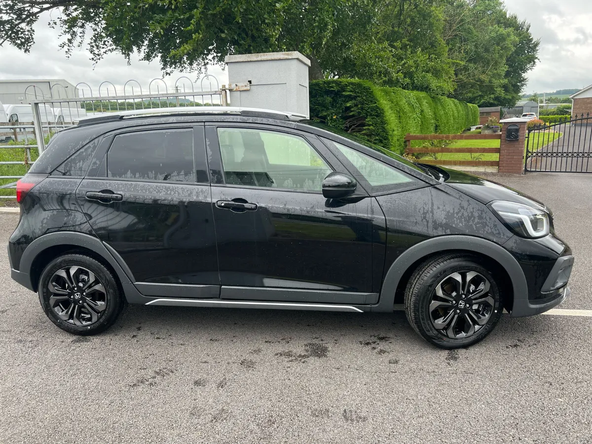 Honda Jazz Crossstar Advance 2025 - Image 3