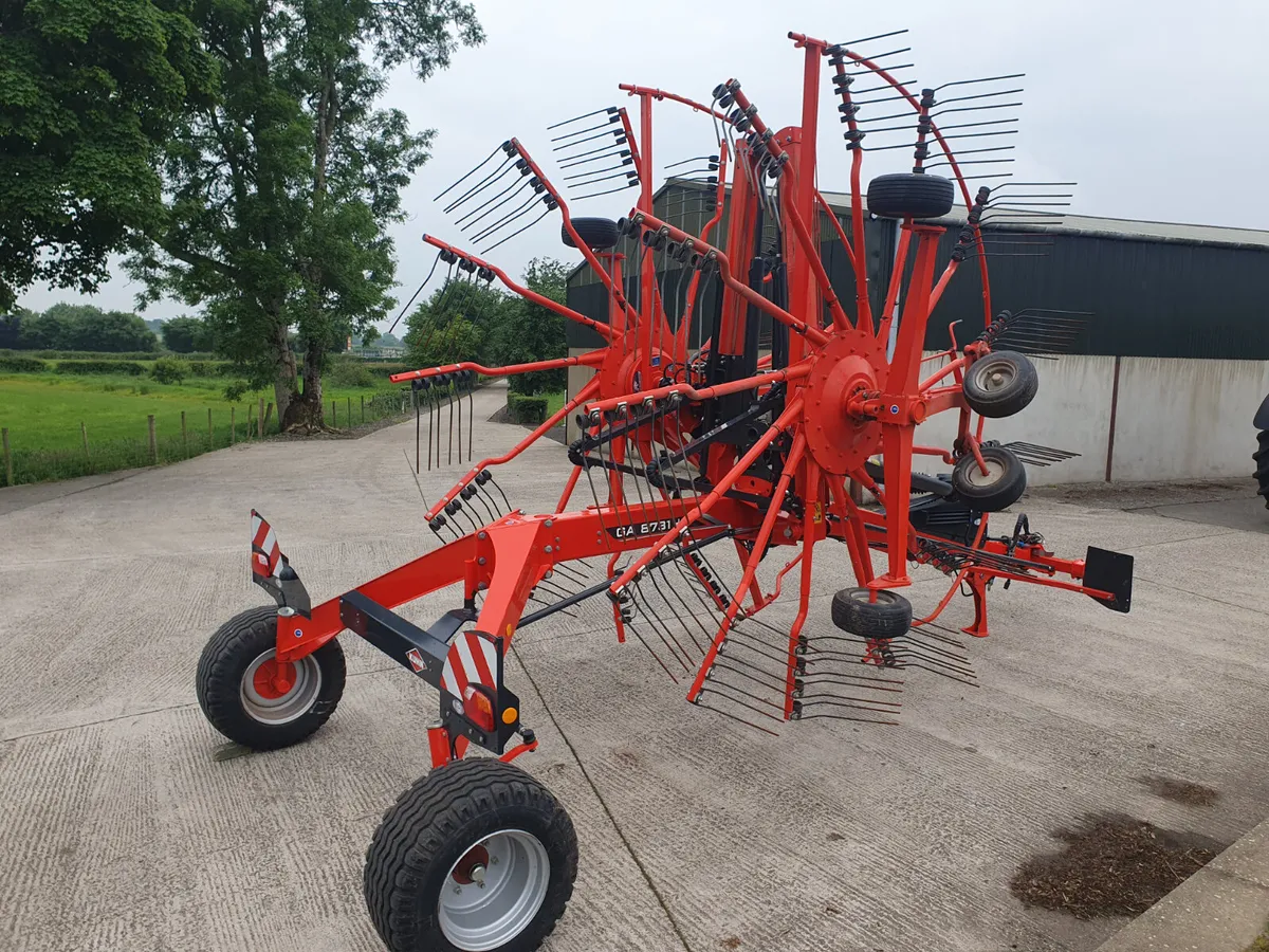2023 Kuhn GA8731+ Rake - Image 4