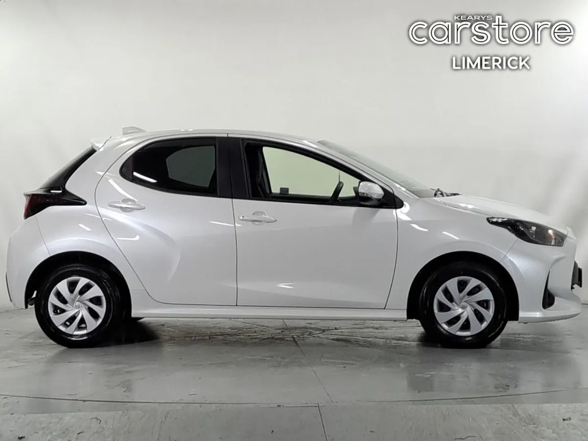 Toyota Yaris 1.0 PET Auto 5DR - Image 2
