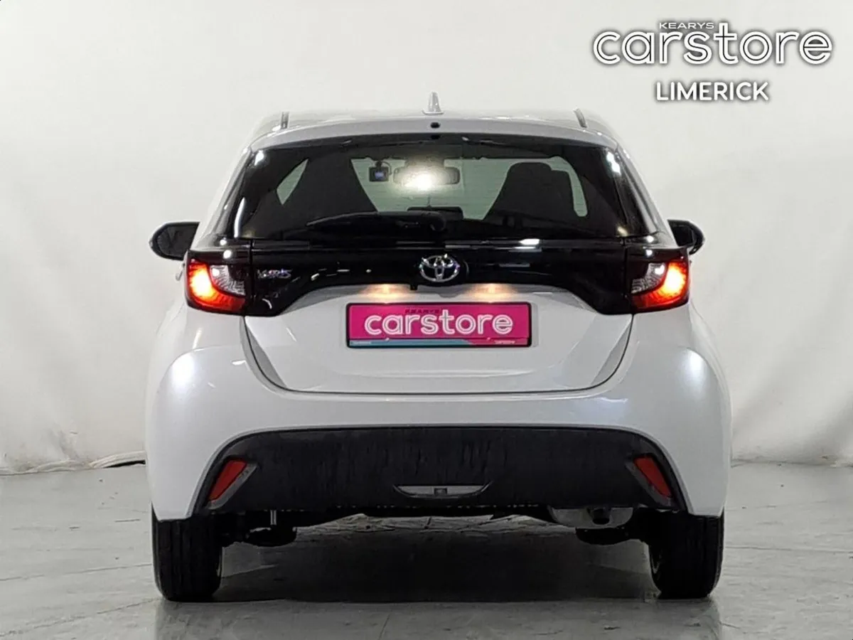 Toyota Yaris 1.0 PET Auto 5DR - Image 4