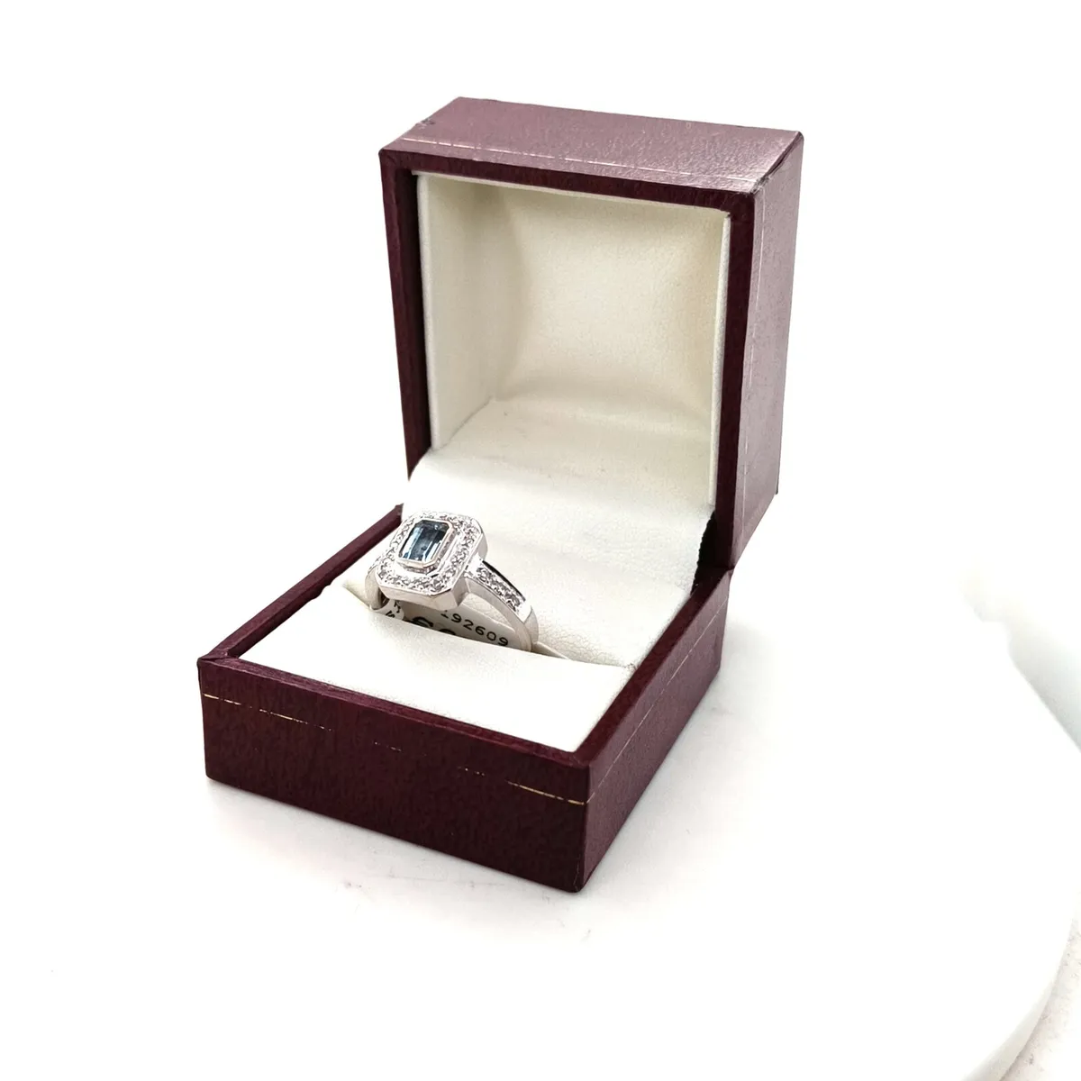 18k White Gold Diamond & Aquamarine Ring - Image 3