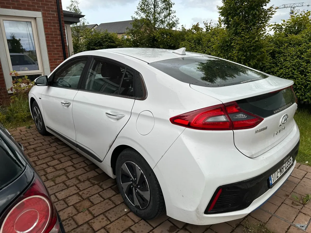 Hyundai IONIQ 2017 - Petrol-Hybrid - Image 2