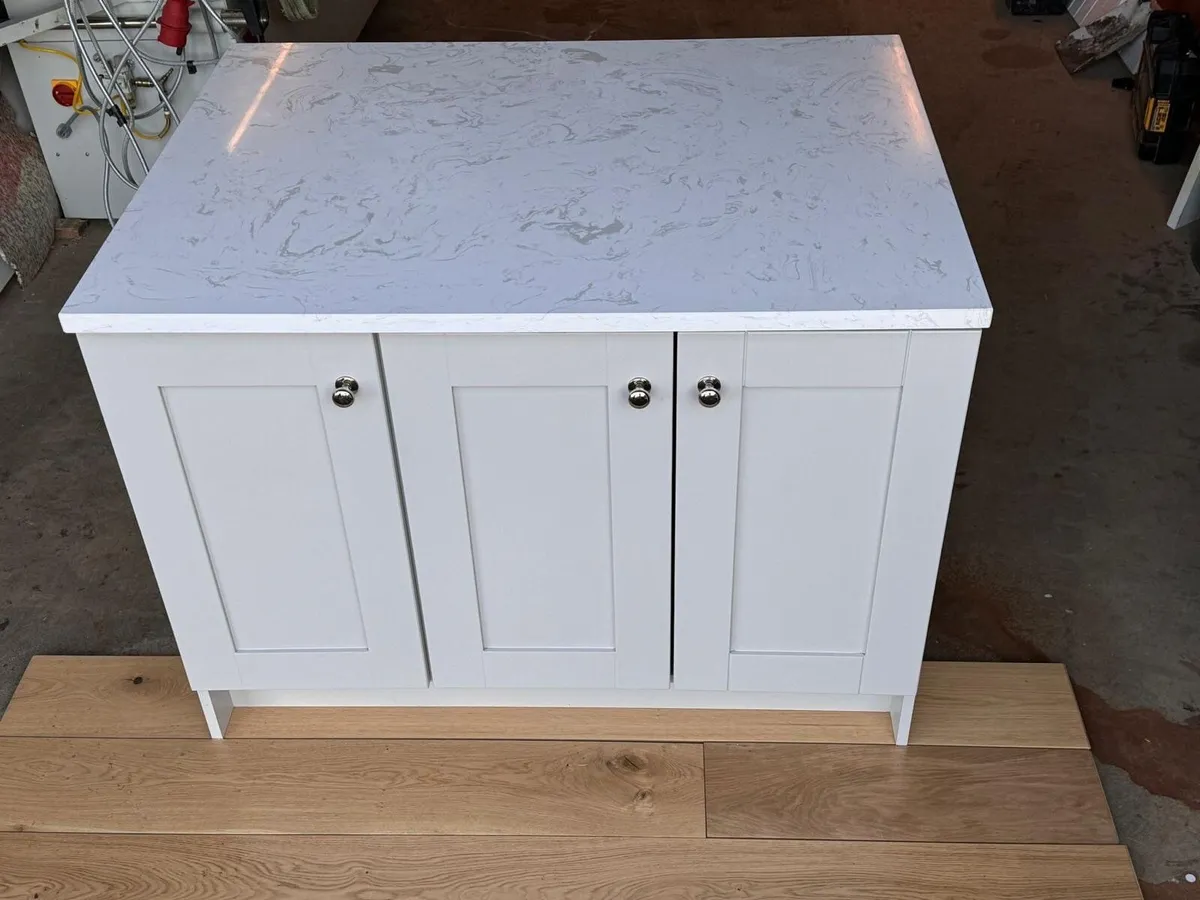 Quartz worktops - Image 2