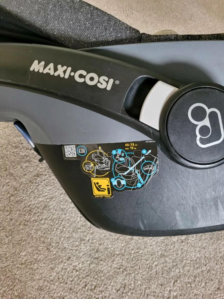 Maxi Cosi Car Seat - Image 2