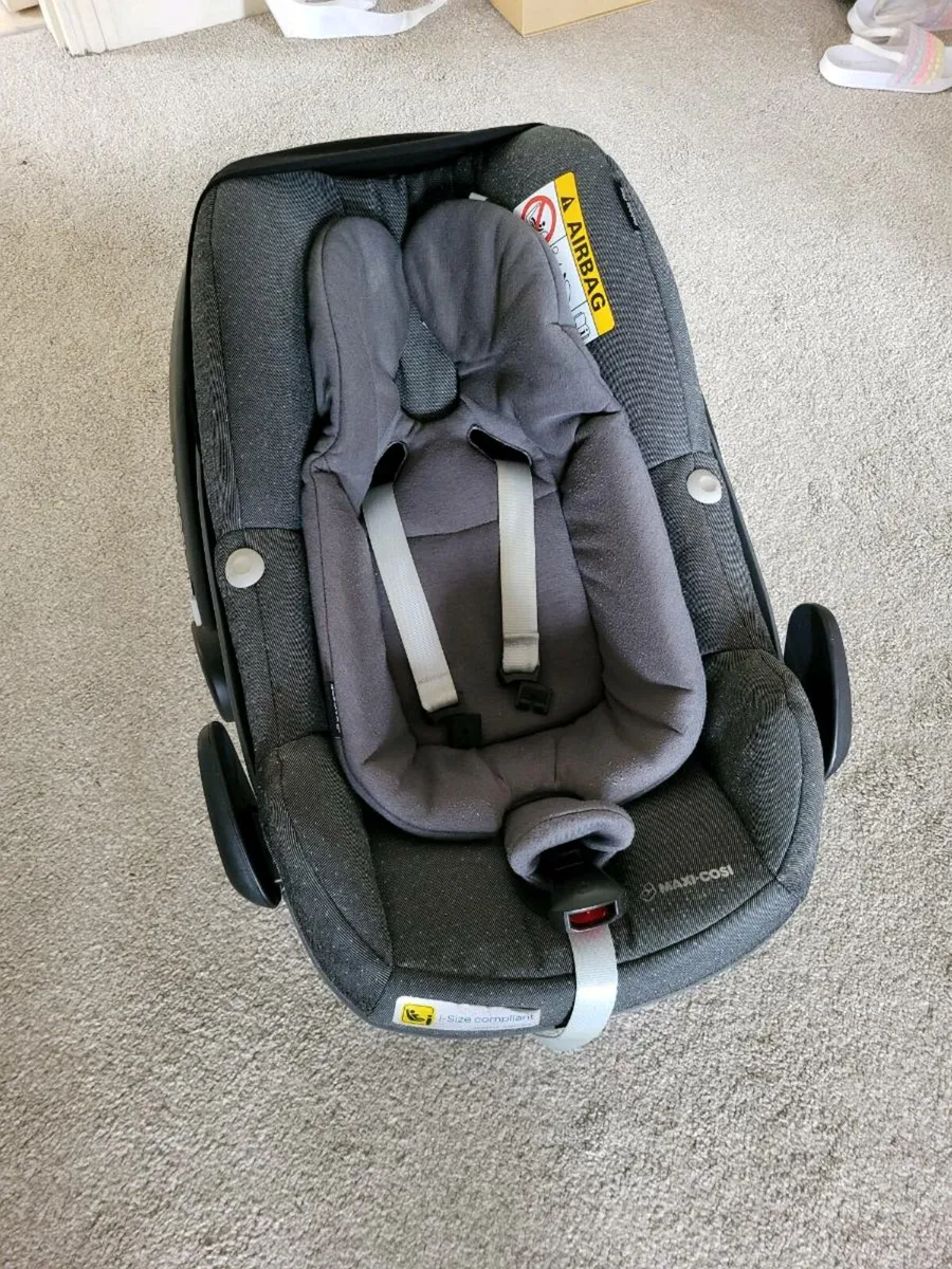 Maxi Cosi Car Seat - Image 4