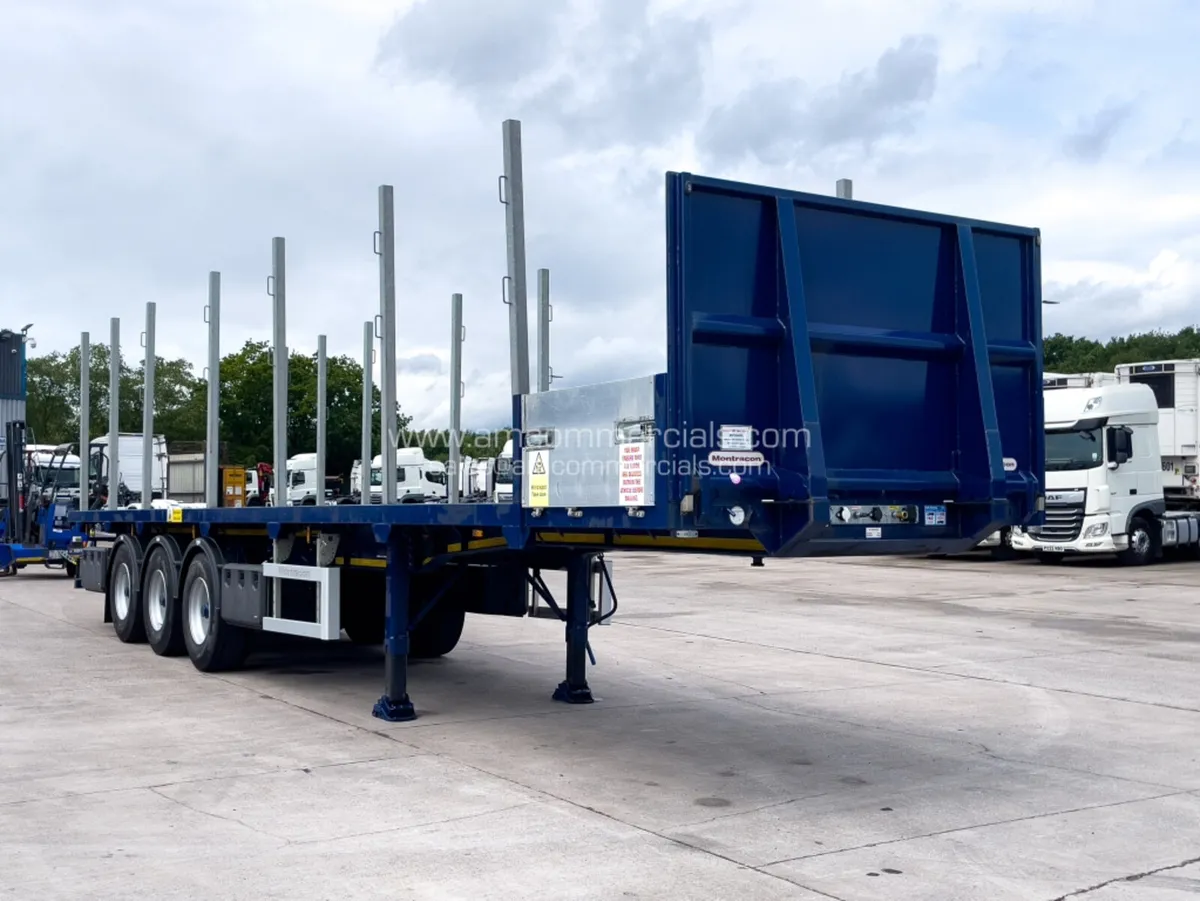 2023 MONTRACON FLATBED TRI AXLE TRAILER - Image 1