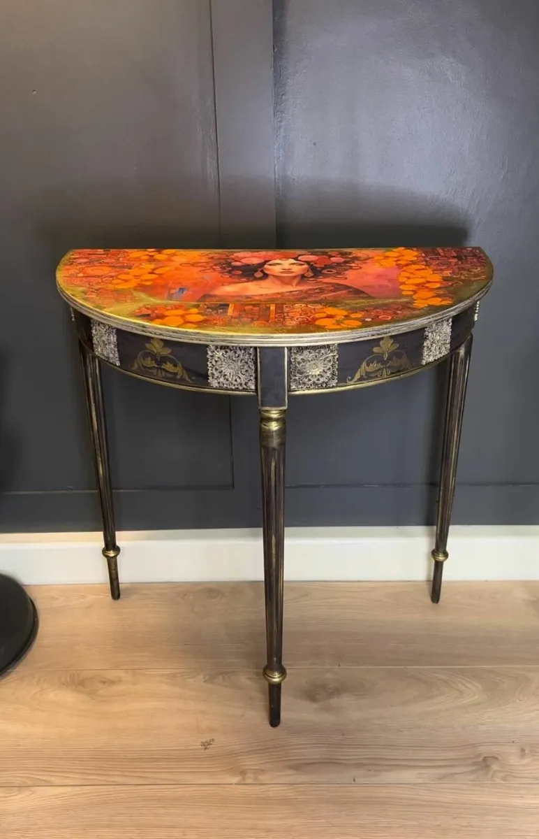 Eternal Muse Console Table – half moon - Image 3