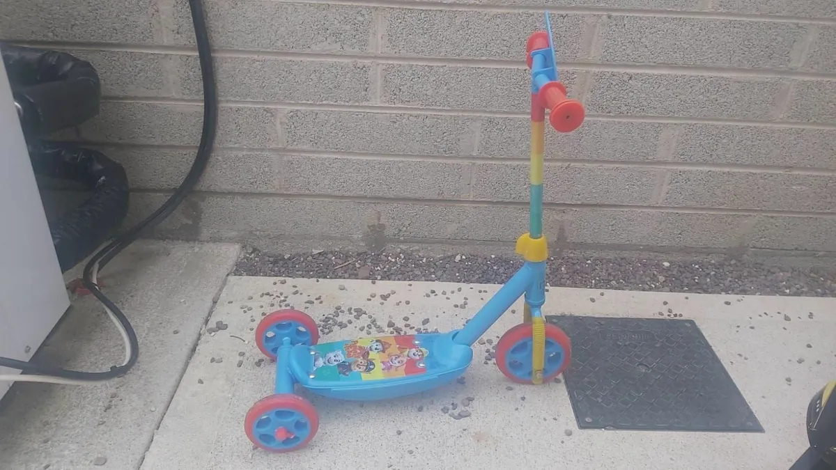 Bundle of toys - Image 2