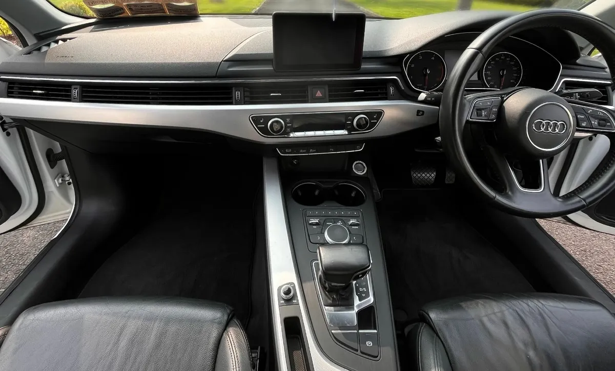 171 AUDI A4 TDI ULTRA SPORT - Image 3