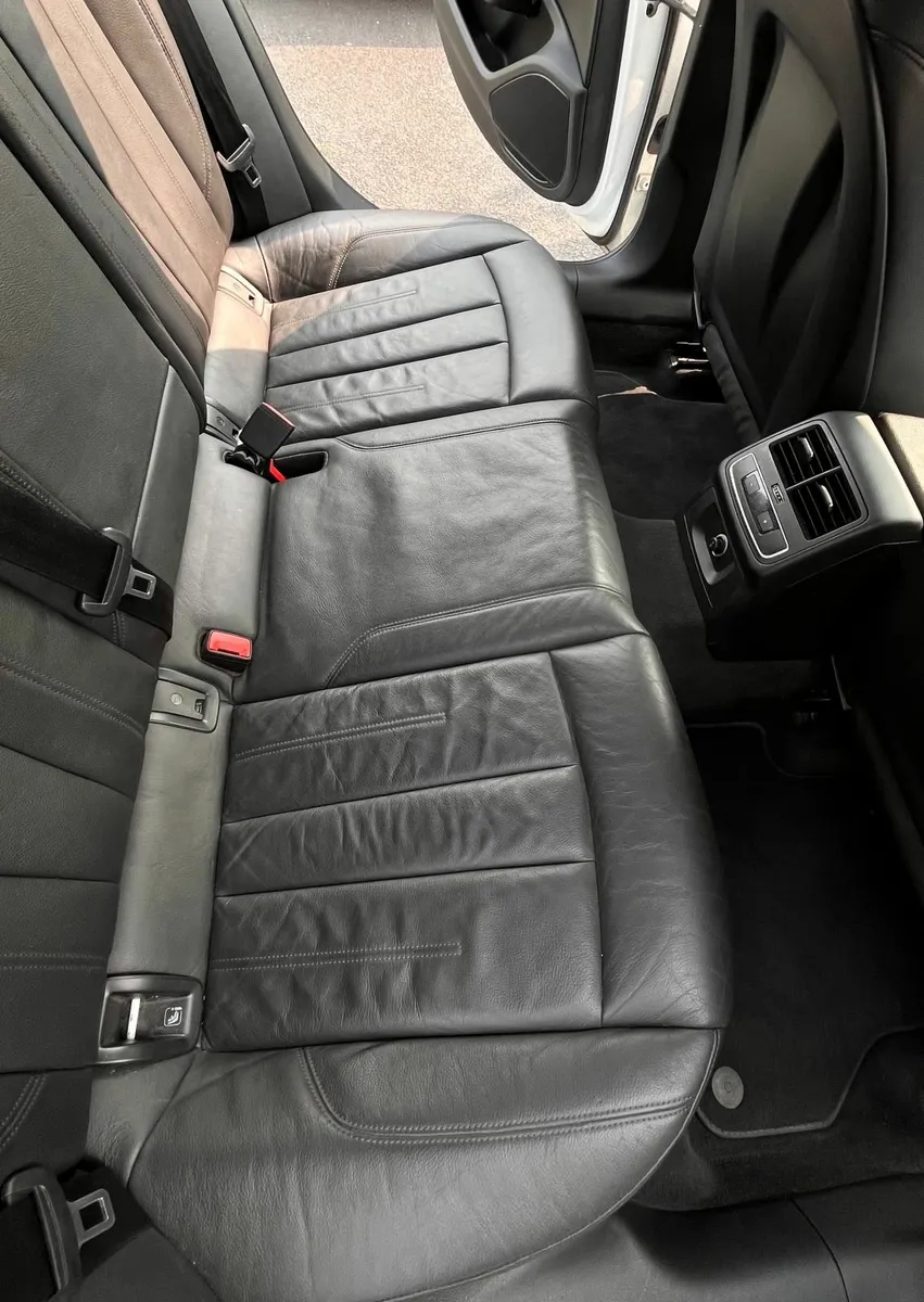 171 AUDI A4 TDI ULTRA SPORT - Image 4