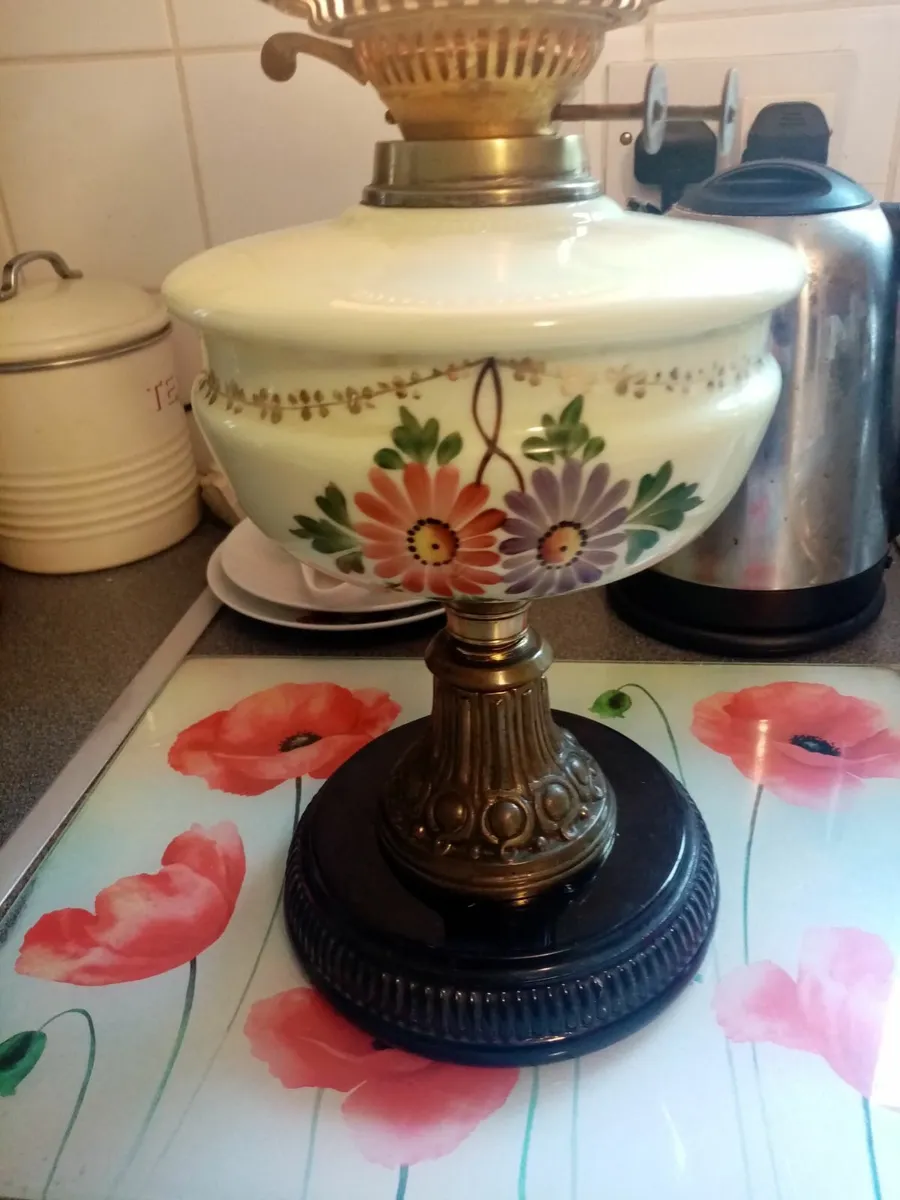 Victorian Oil Lamp - Image 4