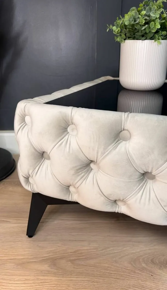 Luxury Velvet Chesterfield Coffee Table 63x63x35cm - Image 4